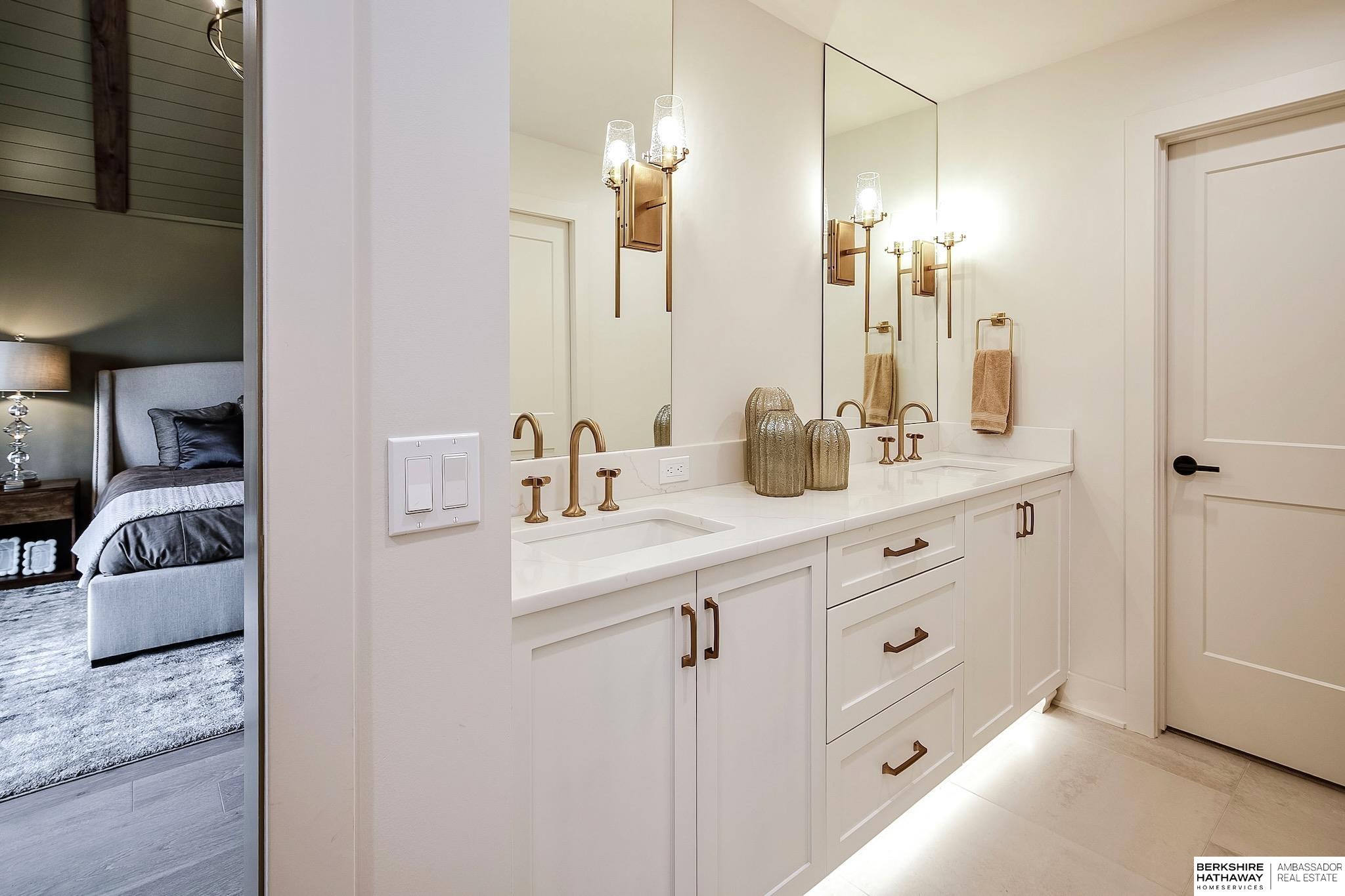 Omaha, Nebraska 68154, United States, 4 Bedrooms Bedrooms, ,5 BathroomsBathrooms,Residential,Active,98221