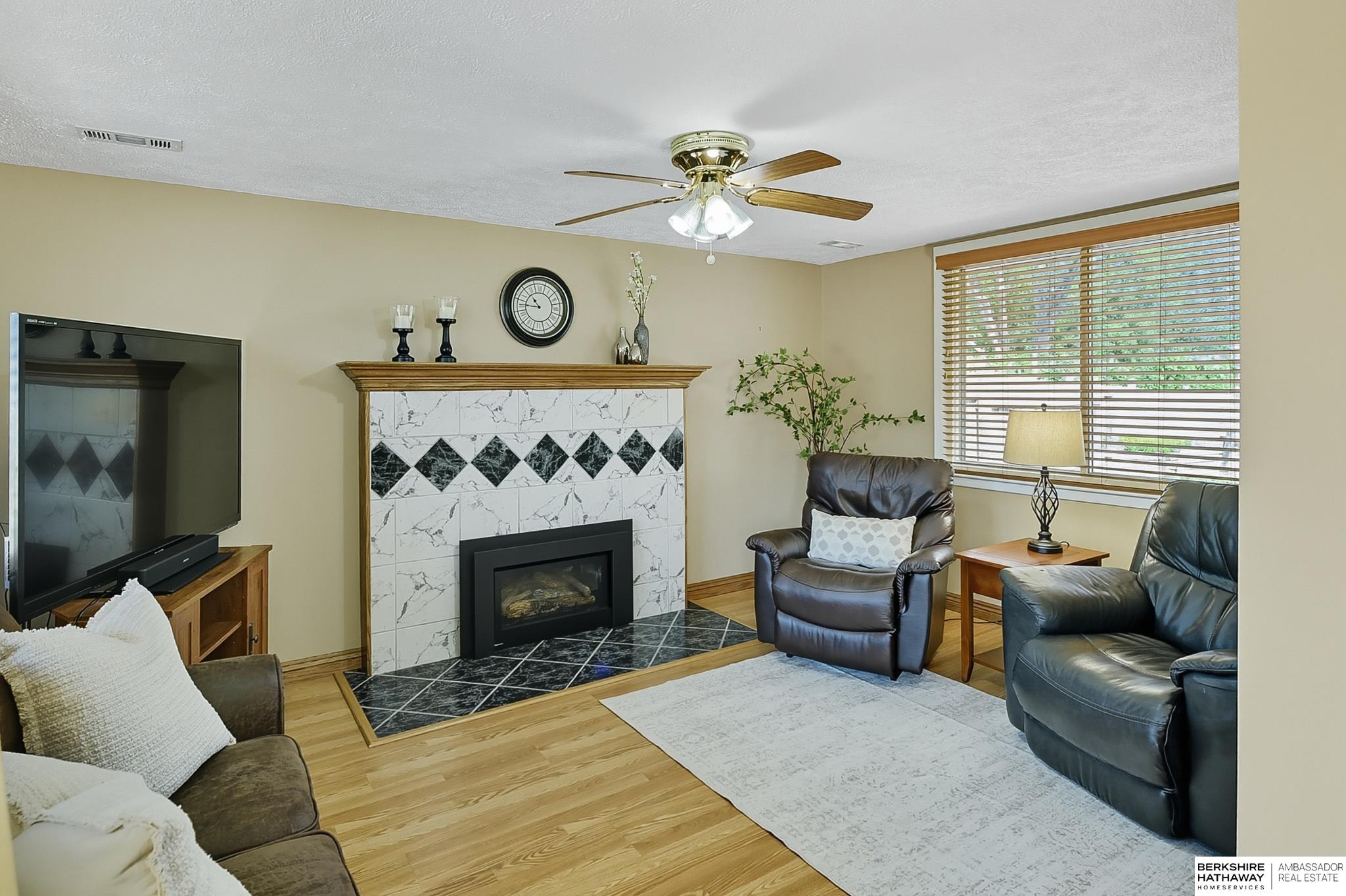 Omaha, Nebraska 68114, United States, 3 Bedrooms Bedrooms, ,1 BathroomBathrooms,Residential,Pending,211380