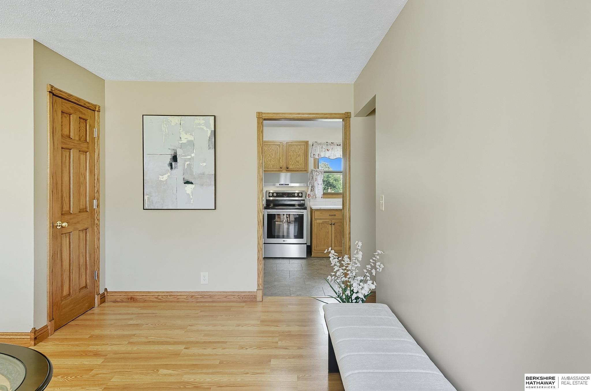 Omaha, Nebraska 68114, United States, 3 Bedrooms Bedrooms, ,1 BathroomBathrooms,Residential,Pending,211380