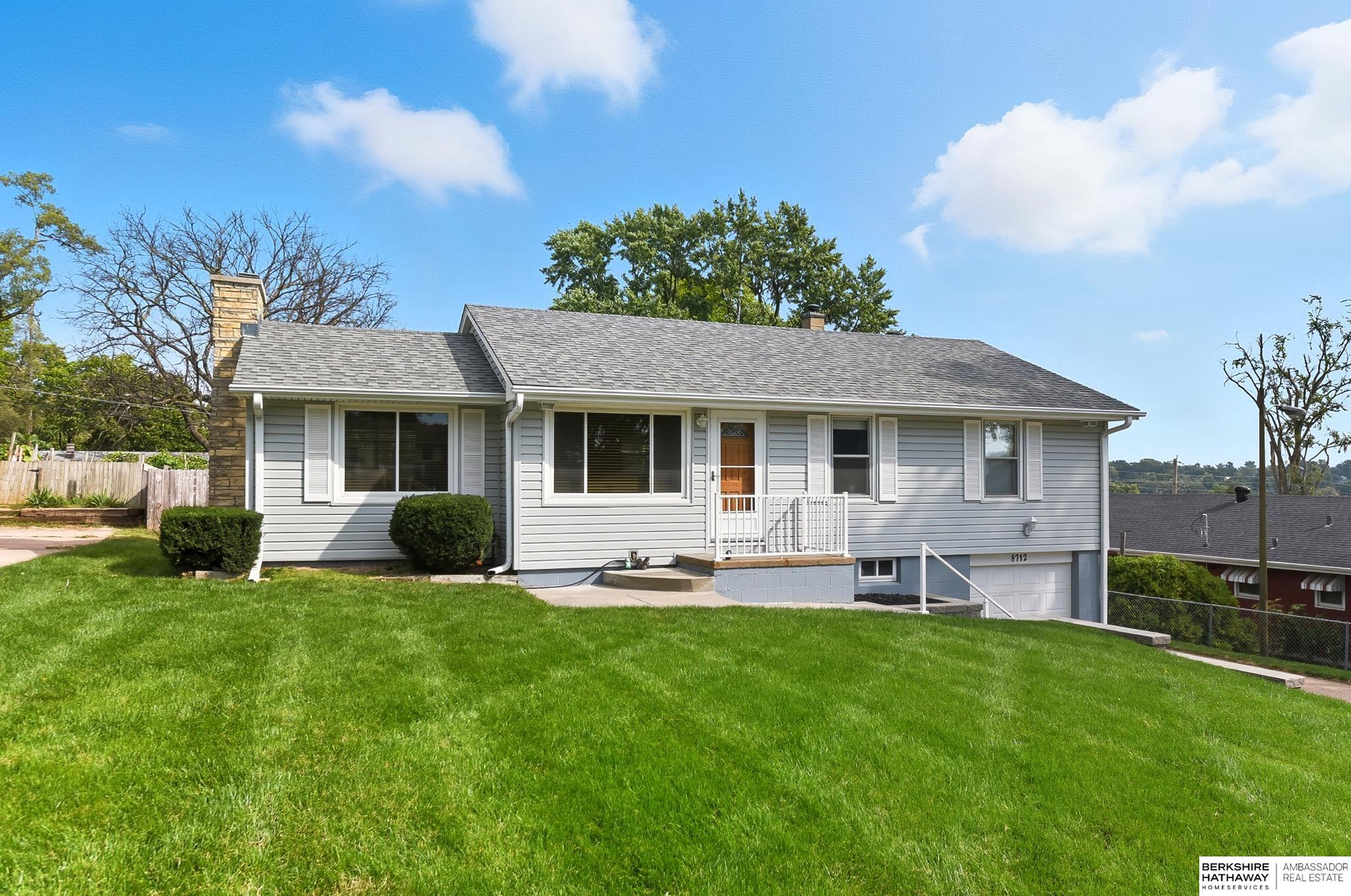 Omaha, Nebraska 68114, United States, 3 Bedrooms Bedrooms, ,1 BathroomBathrooms,Residential,Pending,211380