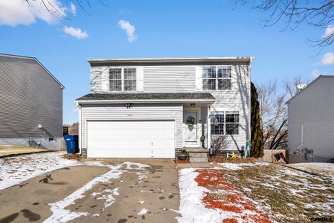 Photo of 3004 Lone Tree Road, Bellevue, NE 68123 (MLS # 22602619)