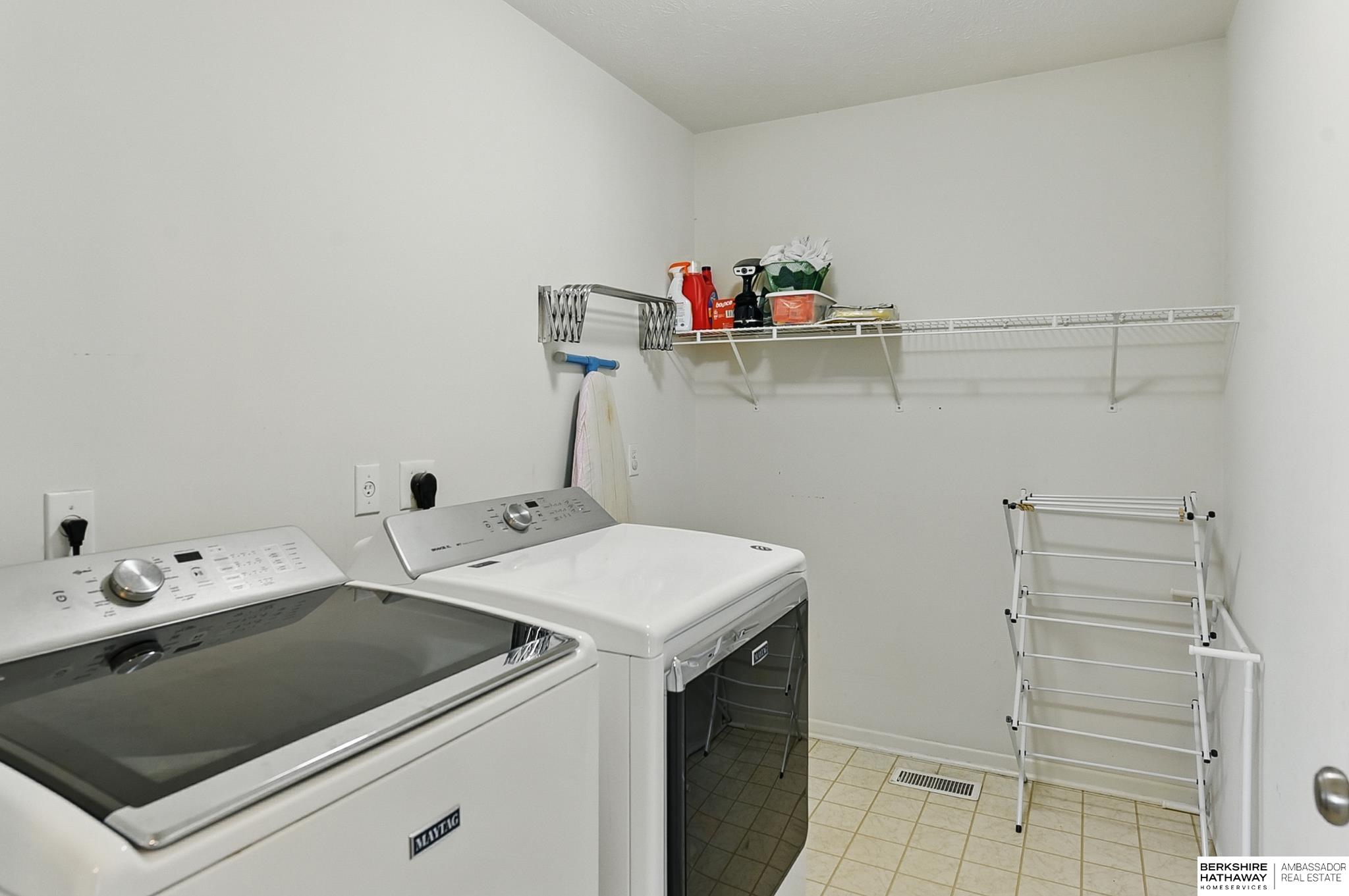 Omaha, Nebraska 68116, United States, 4 Bedrooms Bedrooms, ,3 BathroomsBathrooms,Residential,Active,148195