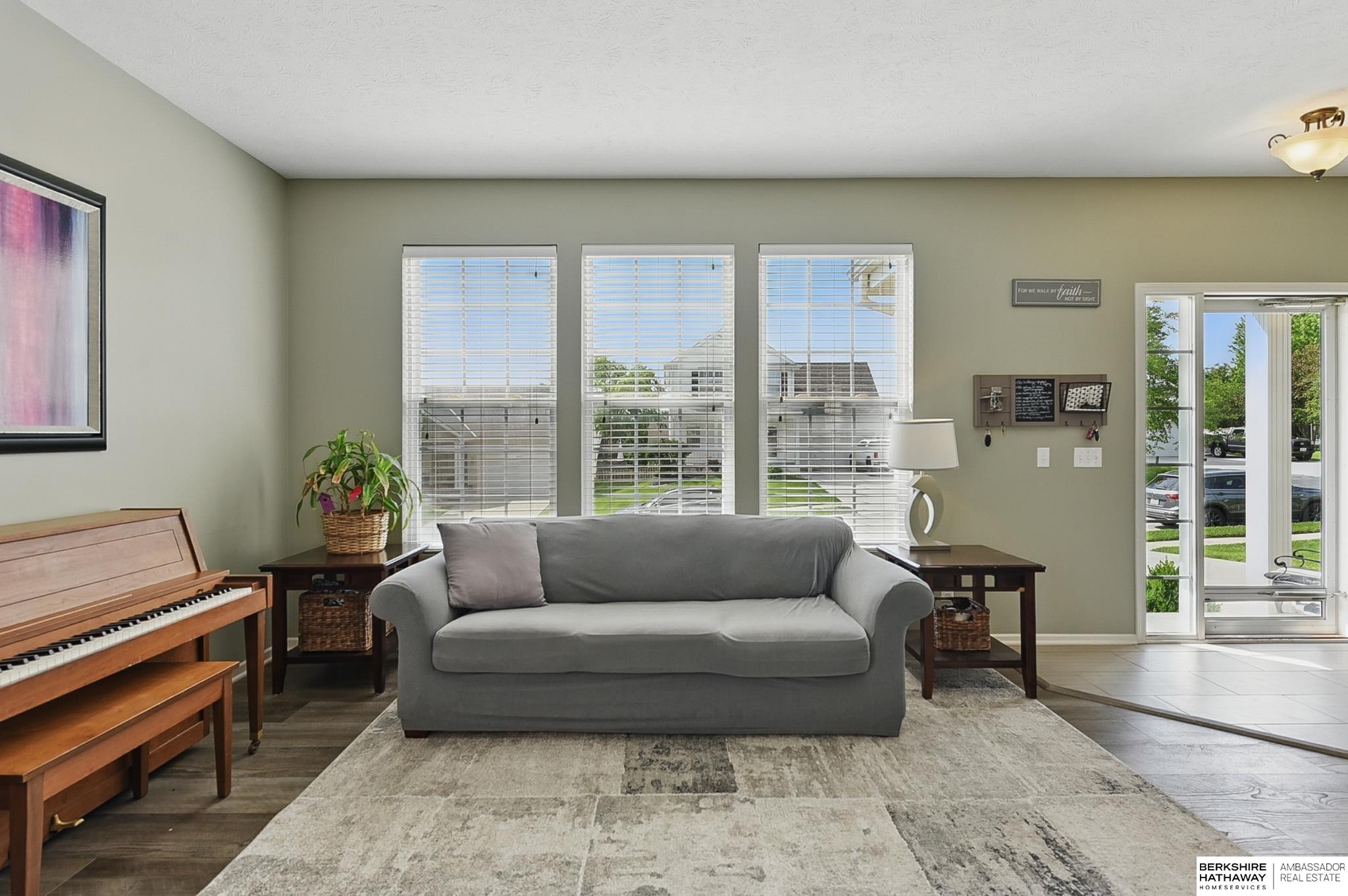 Omaha, Nebraska 68116, United States, 4 Bedrooms Bedrooms, ,3 BathroomsBathrooms,Residential,Active,148195