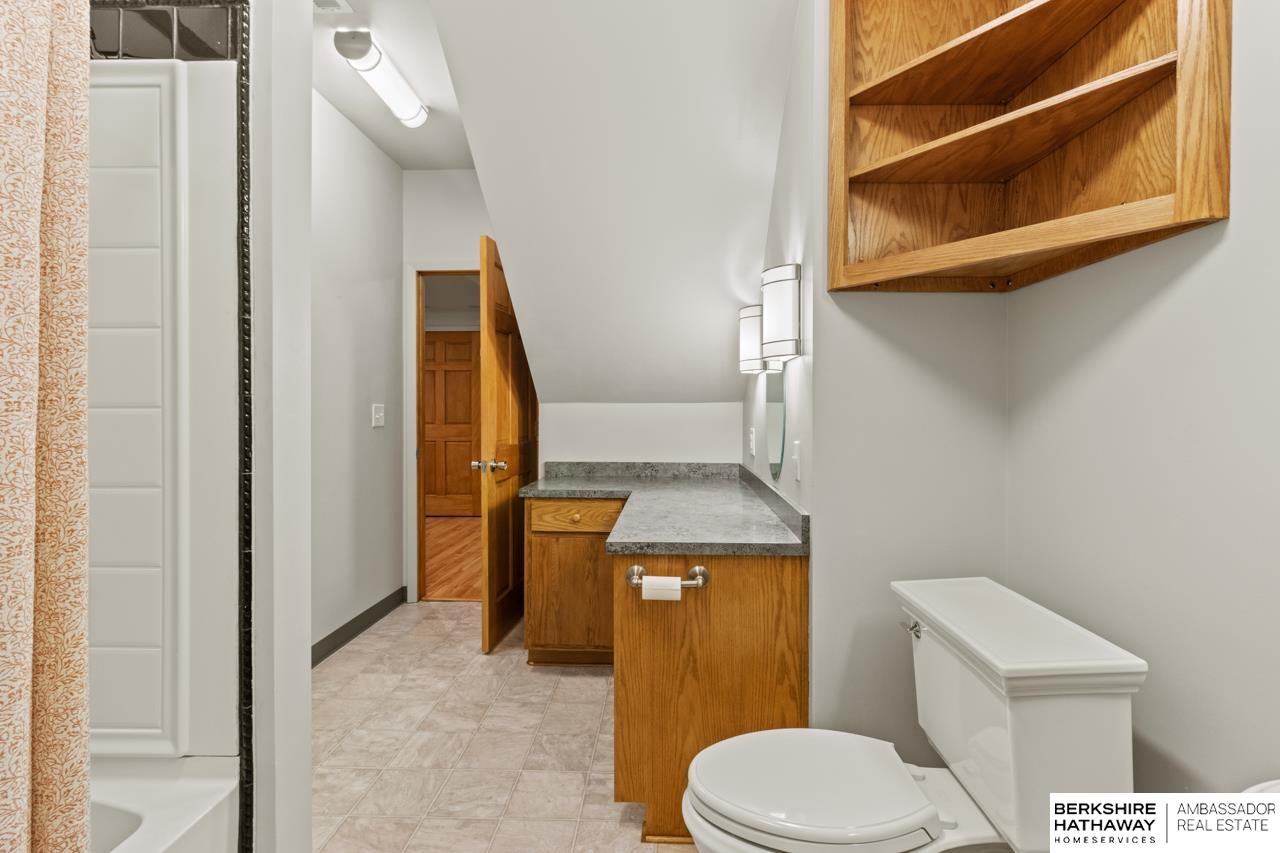 Omaha, Nebraska 68136, United States, 4 Bedrooms Bedrooms, ,3 BathroomsBathrooms,Residential,Active,192495