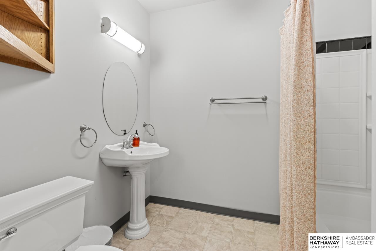 Omaha, Nebraska 68136, United States, 4 Bedrooms Bedrooms, ,3 BathroomsBathrooms,Residential,Active,192495