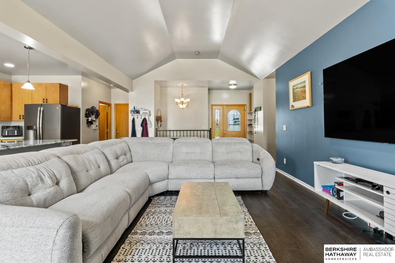 Omaha, Nebraska 68136, United States, 4 Bedrooms Bedrooms, ,3 BathroomsBathrooms,Residential,Active,192495