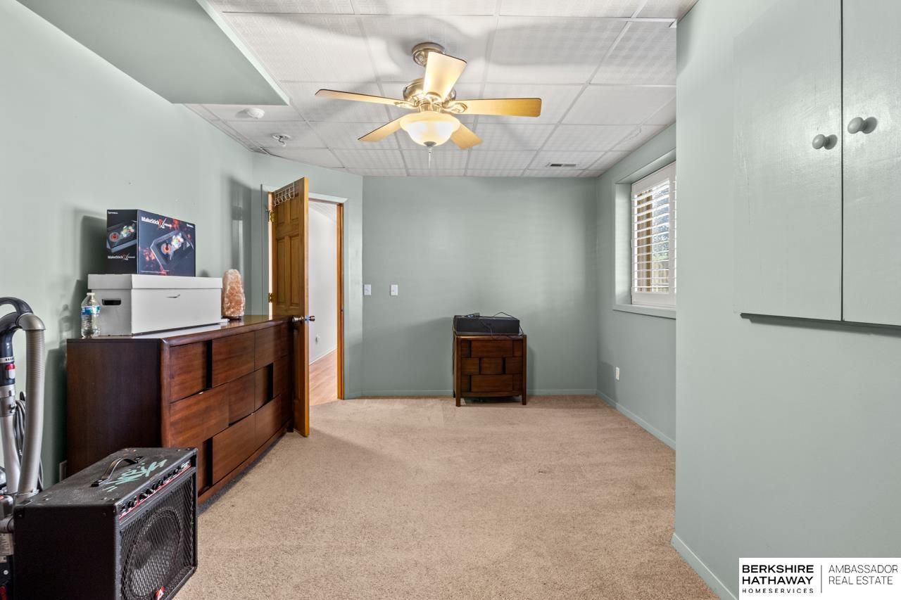 Omaha, Nebraska 68136, United States, 4 Bedrooms Bedrooms, ,3 BathroomsBathrooms,Residential,Active,192495