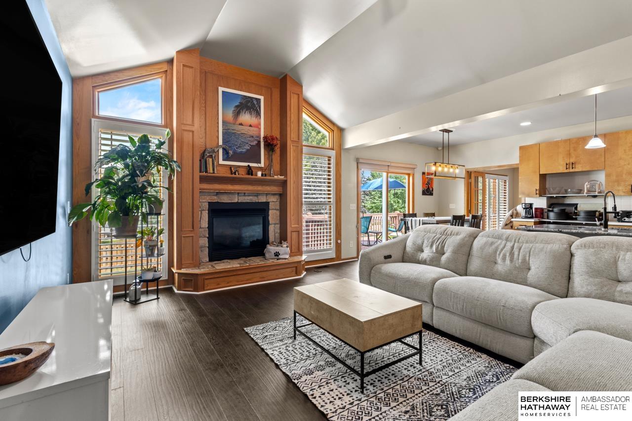 Omaha, Nebraska 68136, United States, 4 Bedrooms Bedrooms, ,3 BathroomsBathrooms,Residential,Active,192495