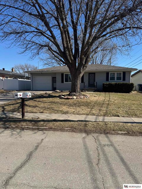 Photo of 509 Pontiac Drive, Gretna, NE 68028 (MLS # 22605527)