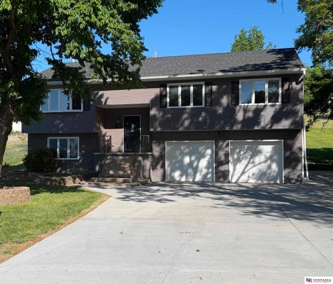 Photo of 9316 Talmadge Road, Plattsmouth, NE 68048 (MLS # 22615742)