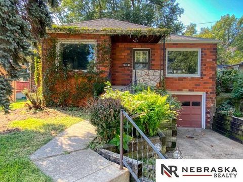 Photo of 3943 Gold Street, Omaha, NE 68105 (MLS # 22528672)