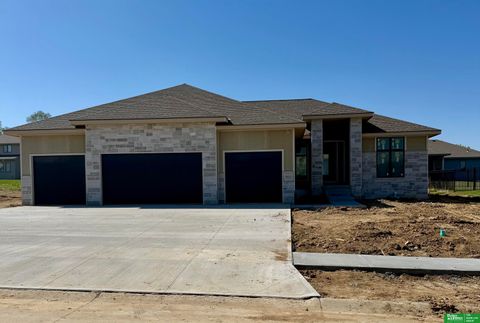 Photo of 9815 Cumberland Drive, Papillion, NE 68046 (MLS # 22607967)