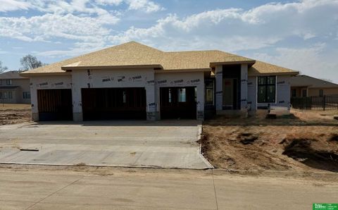 Photo of 9815 Cumberland Drive, Papillion, NE 68046 (MLS # 22607967)