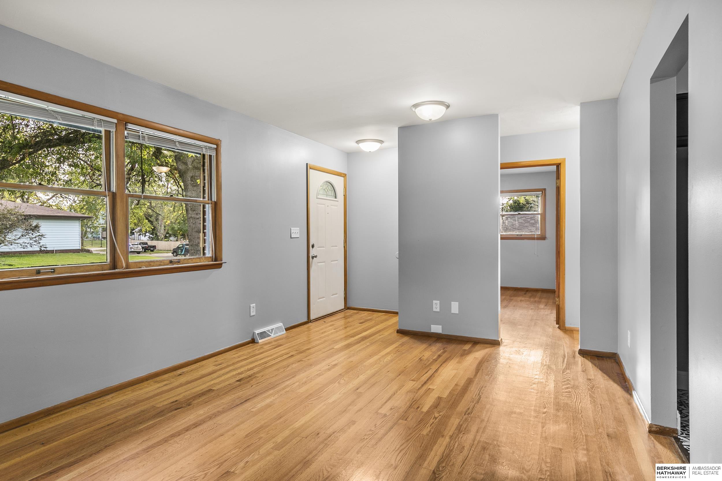 Lincoln, Nebraska 68505, United States, 2 Bedrooms Bedrooms, ,2 BathroomsBathrooms,Residential,Active,241751