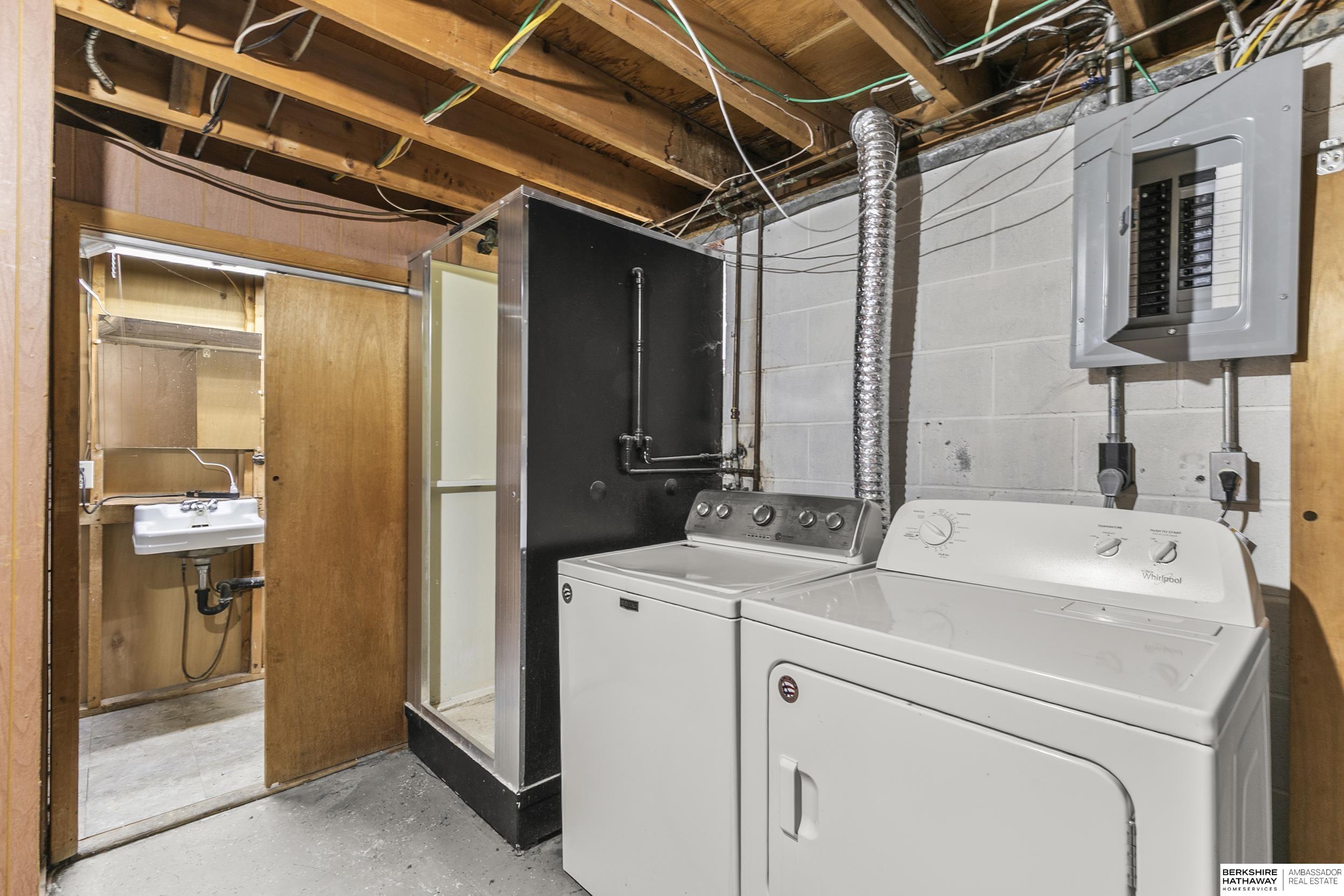 Lincoln, Nebraska 68505, United States, 2 Bedrooms Bedrooms, ,2 BathroomsBathrooms,Residential,Active,241751