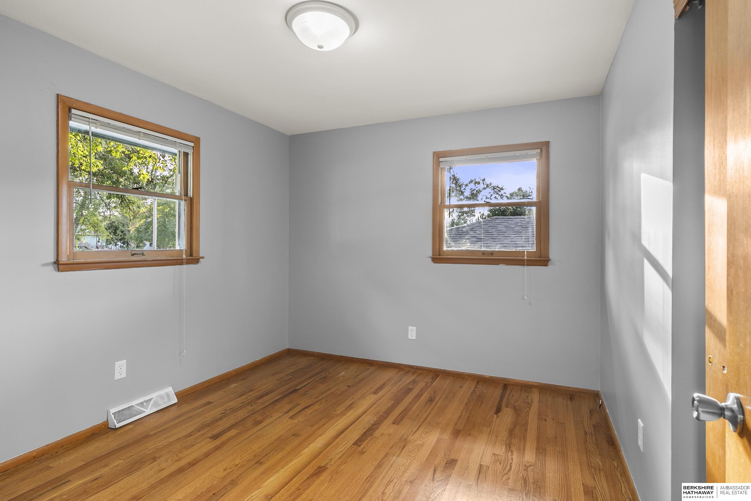 Lincoln, Nebraska 68505, United States, 2 Bedrooms Bedrooms, ,2 BathroomsBathrooms,Residential,Active,241751