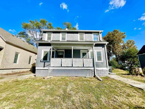 Photo of 2518 Emmet Street, Omaha, NE 68111 (MLS # 22522302)