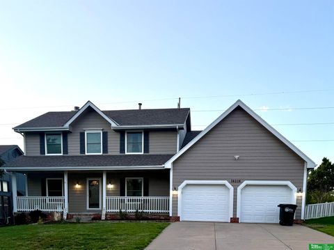 Photo of 16216 Parker Street, Omaha, NE 68116 (MLS # 22612843)