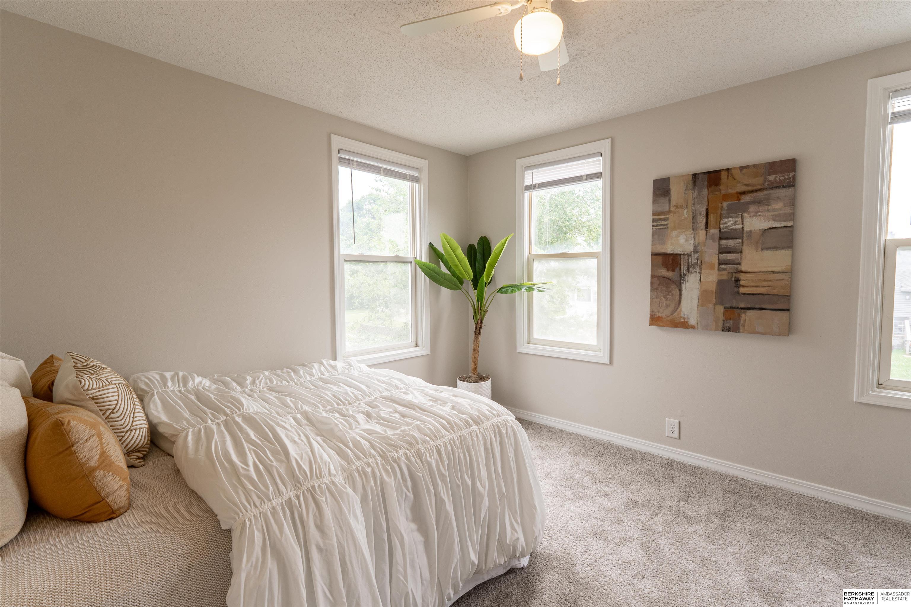 Omaha, Nebraska 68111, United States, 3 Bedrooms Bedrooms, ,2 BathroomsBathrooms,Residential,Pending,145240