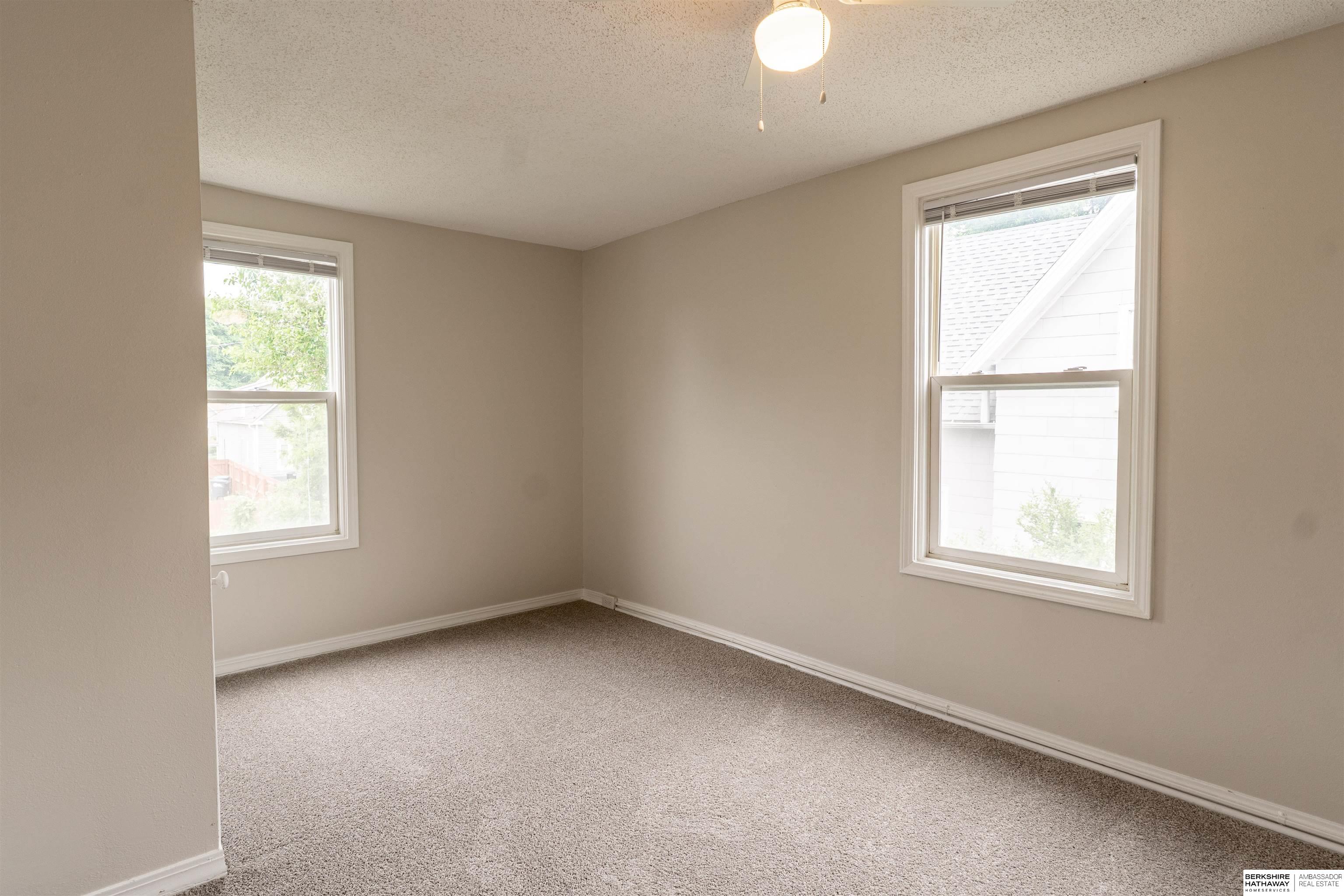 Omaha, Nebraska 68111, United States, 3 Bedrooms Bedrooms, ,2 BathroomsBathrooms,Residential,Pending,145240