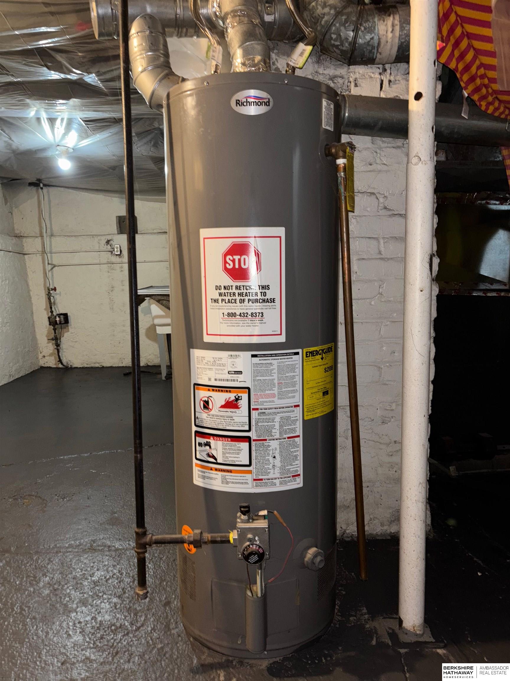 Omaha, Nebraska 68111, United States, 3 Bedrooms Bedrooms, ,2 BathroomsBathrooms,Residential,Pending,145240