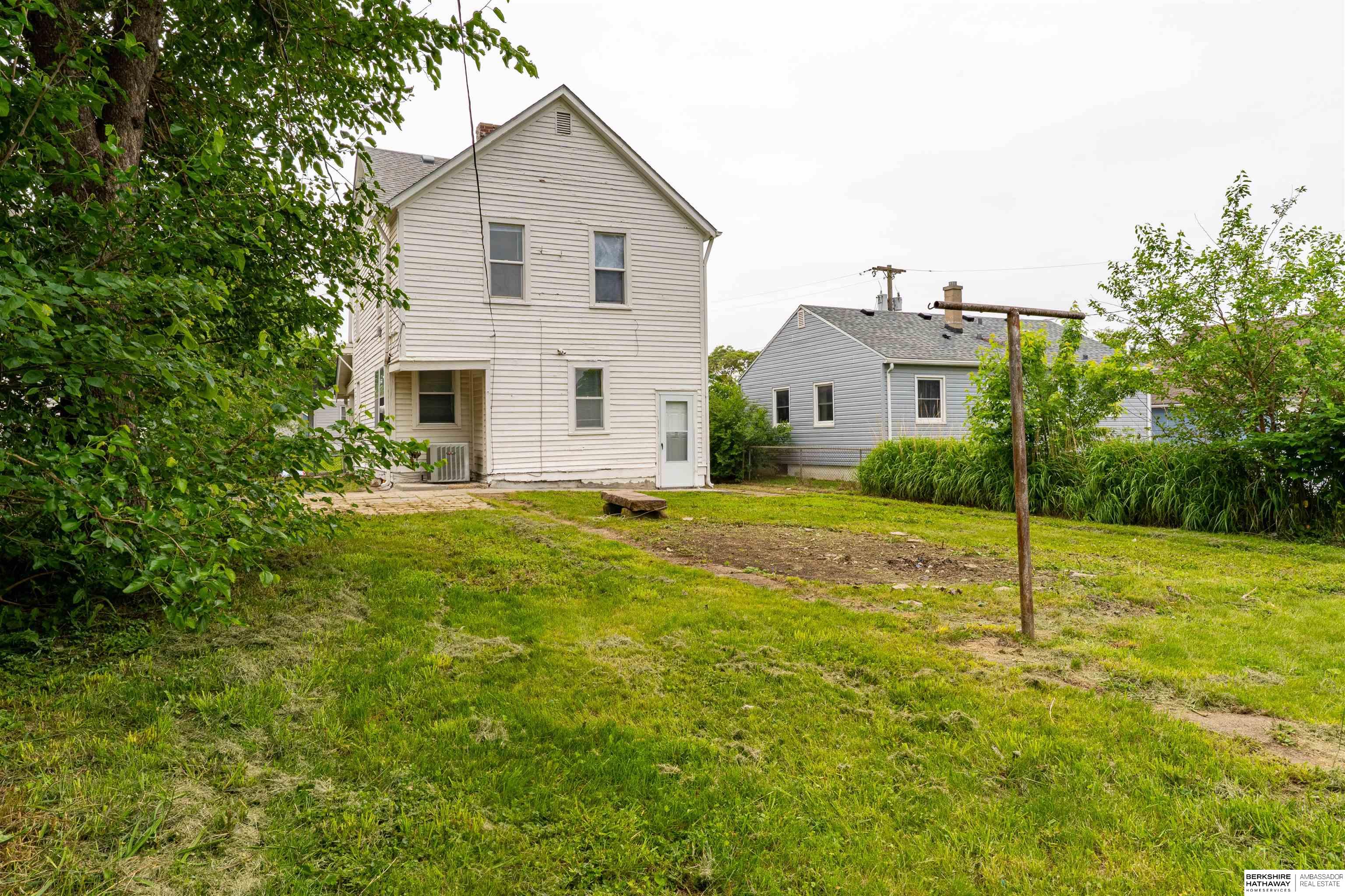 Omaha, Nebraska 68111, United States, 3 Bedrooms Bedrooms, ,2 BathroomsBathrooms,Residential,Pending,145240