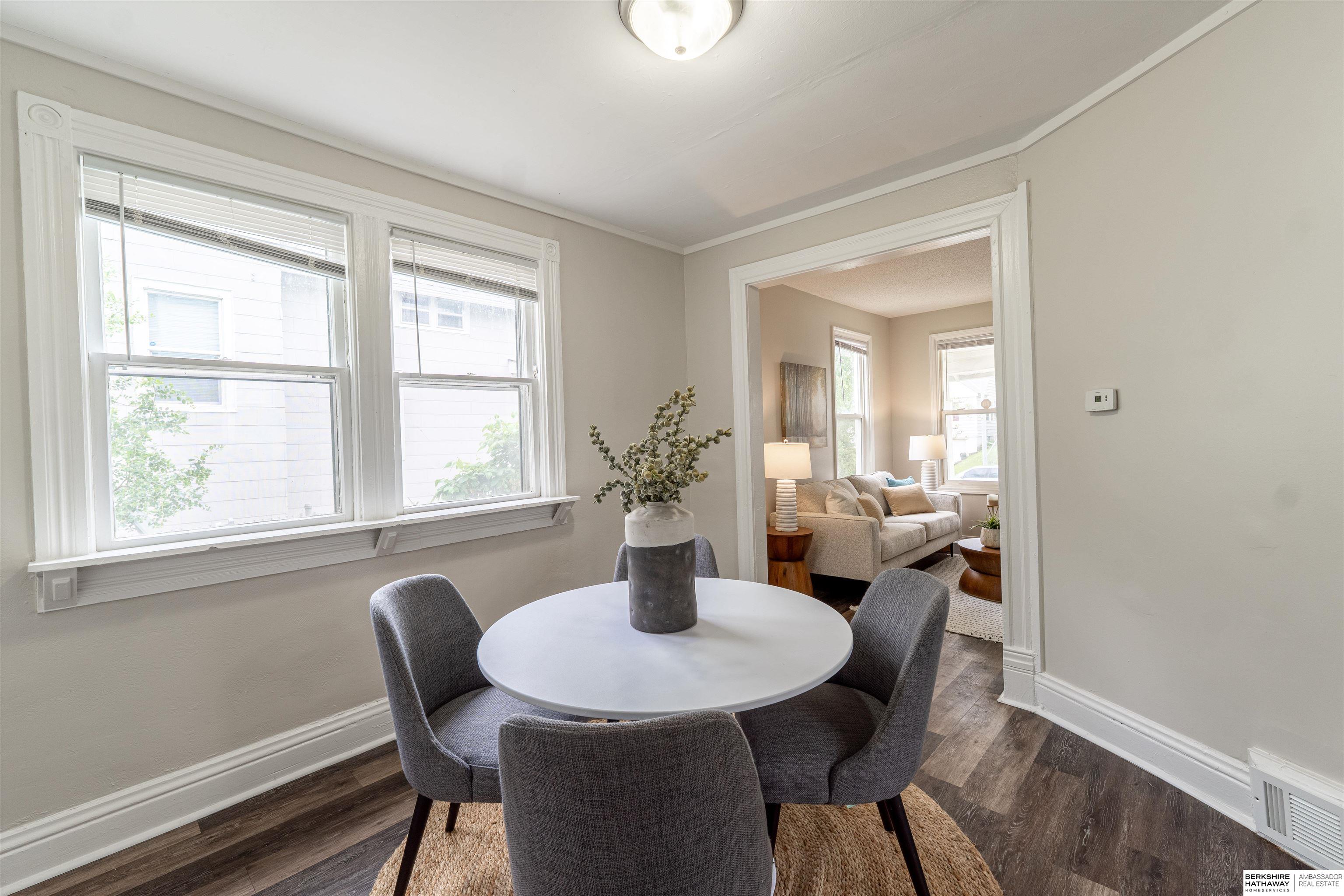 Omaha, Nebraska 68111, United States, 3 Bedrooms Bedrooms, ,2 BathroomsBathrooms,Residential,Pending,145240