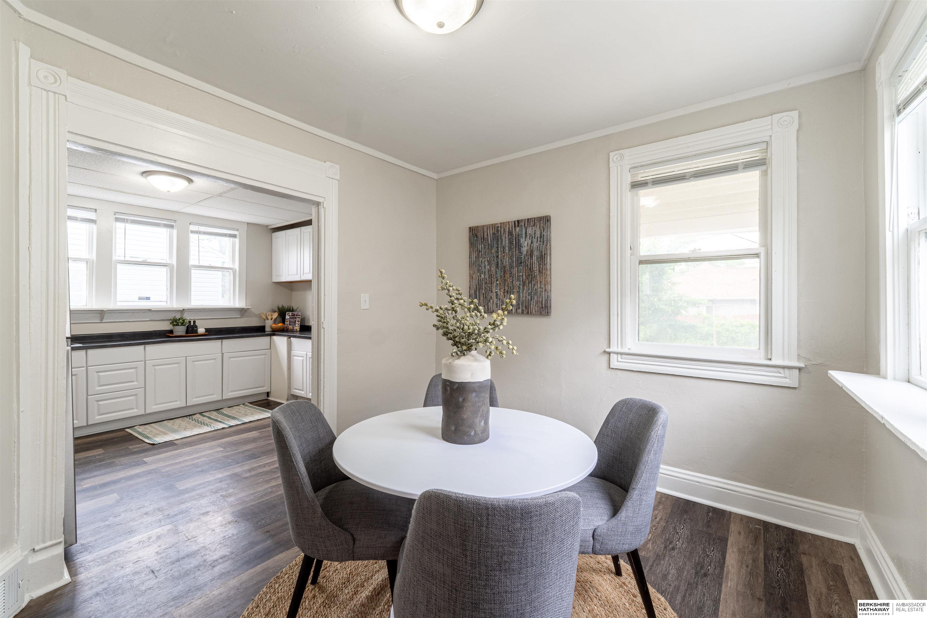 Omaha, Nebraska 68111, United States, 3 Bedrooms Bedrooms, ,2 BathroomsBathrooms,Residential,Pending,145240