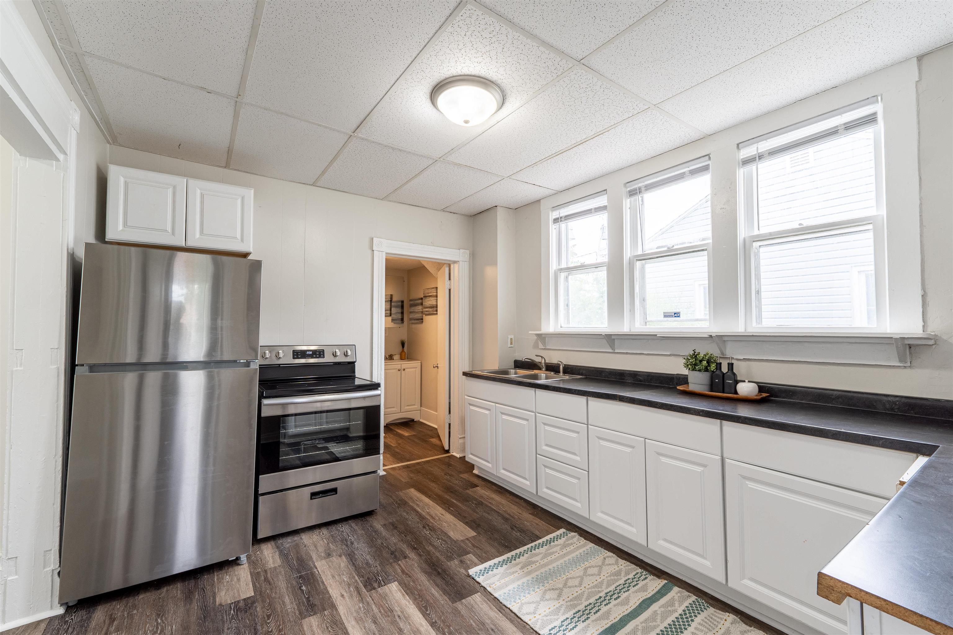 Omaha, Nebraska 68111, United States, 3 Bedrooms Bedrooms, ,2 BathroomsBathrooms,Residential,Pending,145240