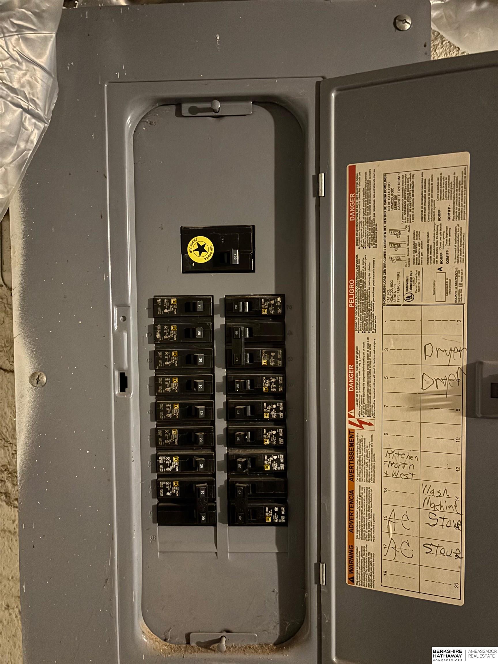 Omaha, Nebraska 68111, United States, 3 Bedrooms Bedrooms, ,2 BathroomsBathrooms,Residential,Pending,145240