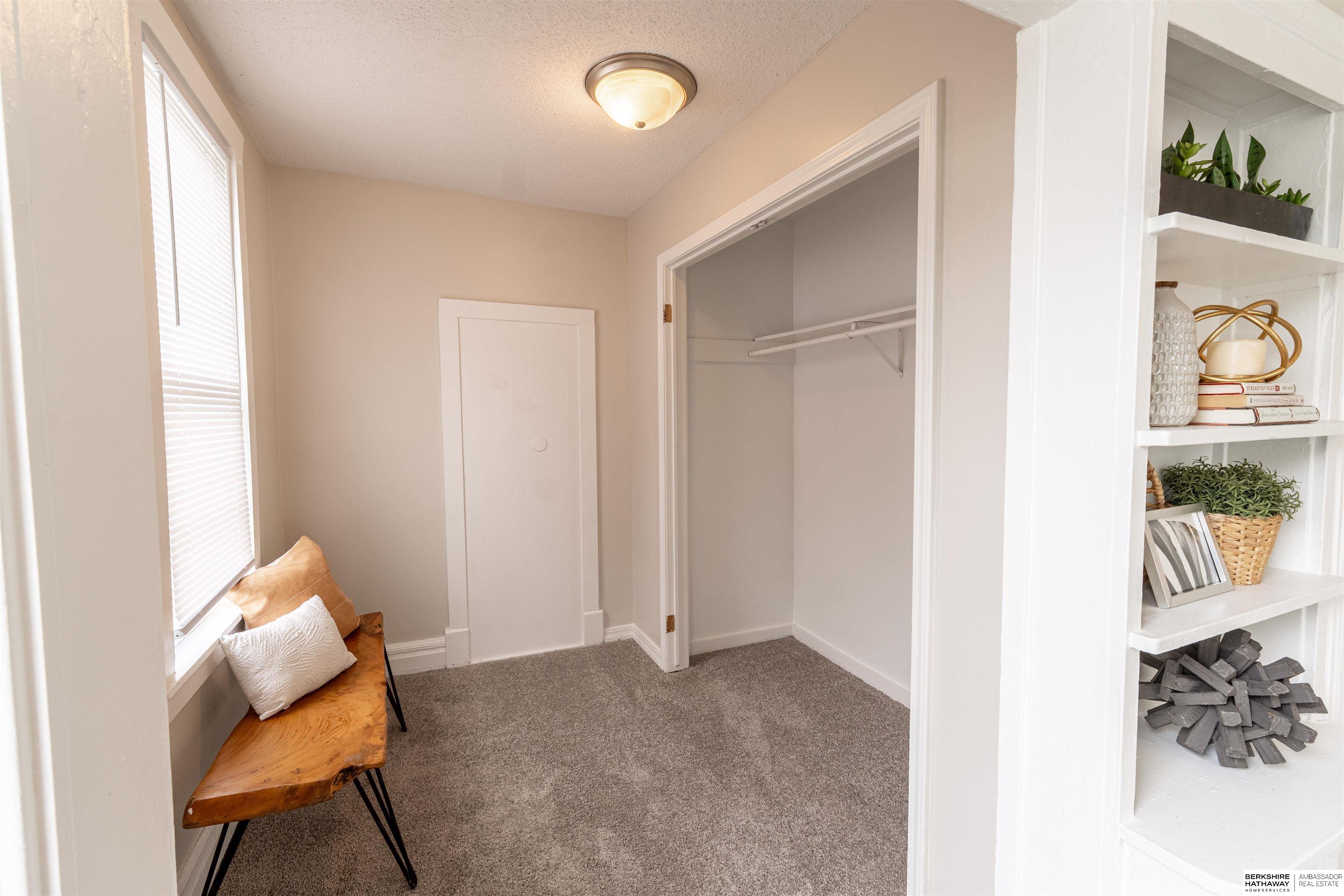 Omaha, Nebraska 68111, United States, 3 Bedrooms Bedrooms, ,2 BathroomsBathrooms,Residential,Pending,145240