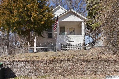 Photo of 2420 S 8th Street, Omaha, NE 68108 (MLS # 22607690)
