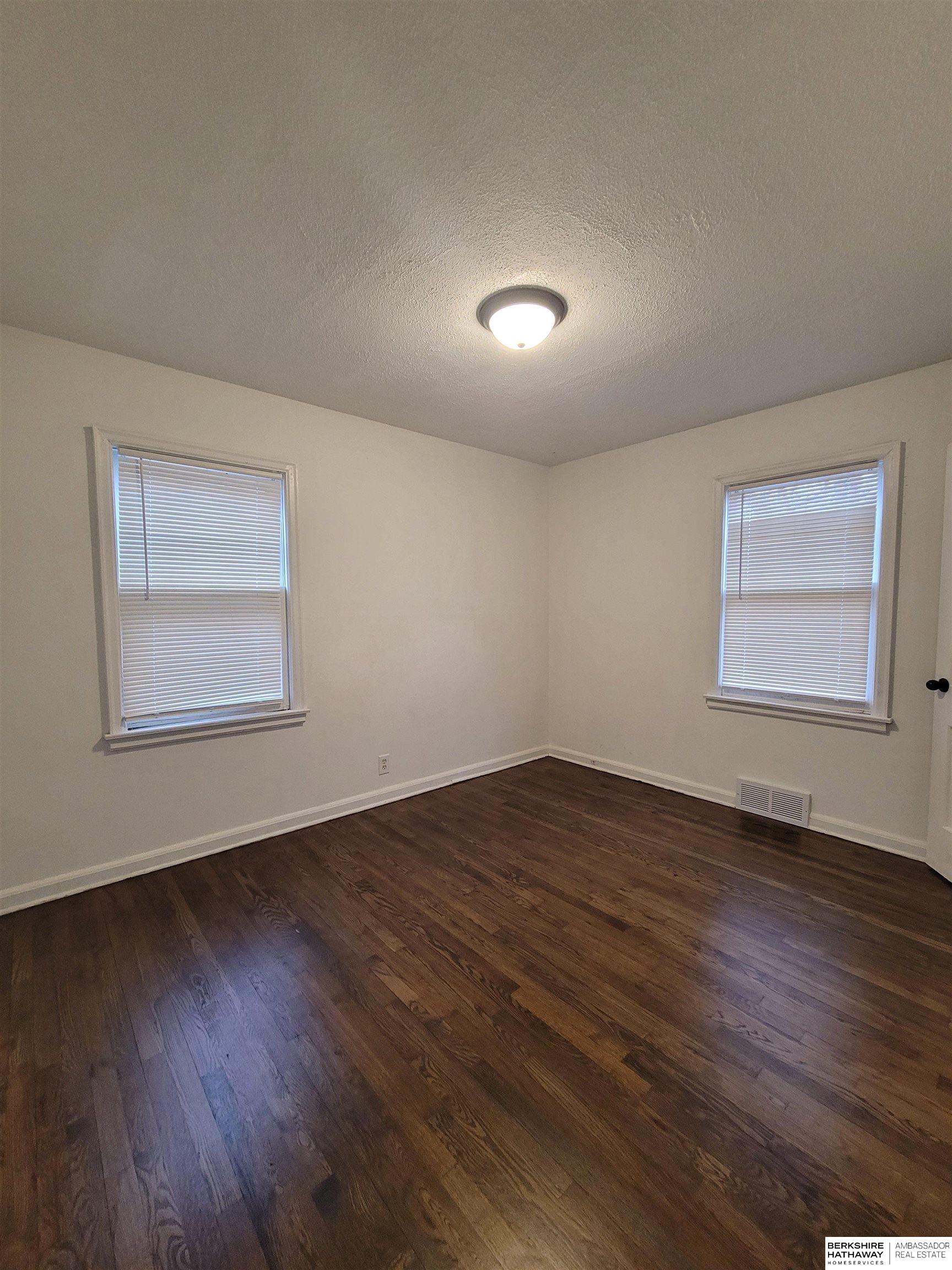 Omaha, Nebraska 68104, United States, 3 Bedrooms Bedrooms, ,1 BathroomBathrooms,Residential,Active,242241