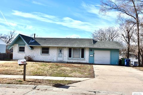 Photo of 2802 Wayne Street, Bellevue, NE 68005 (MLS # 22535538)
