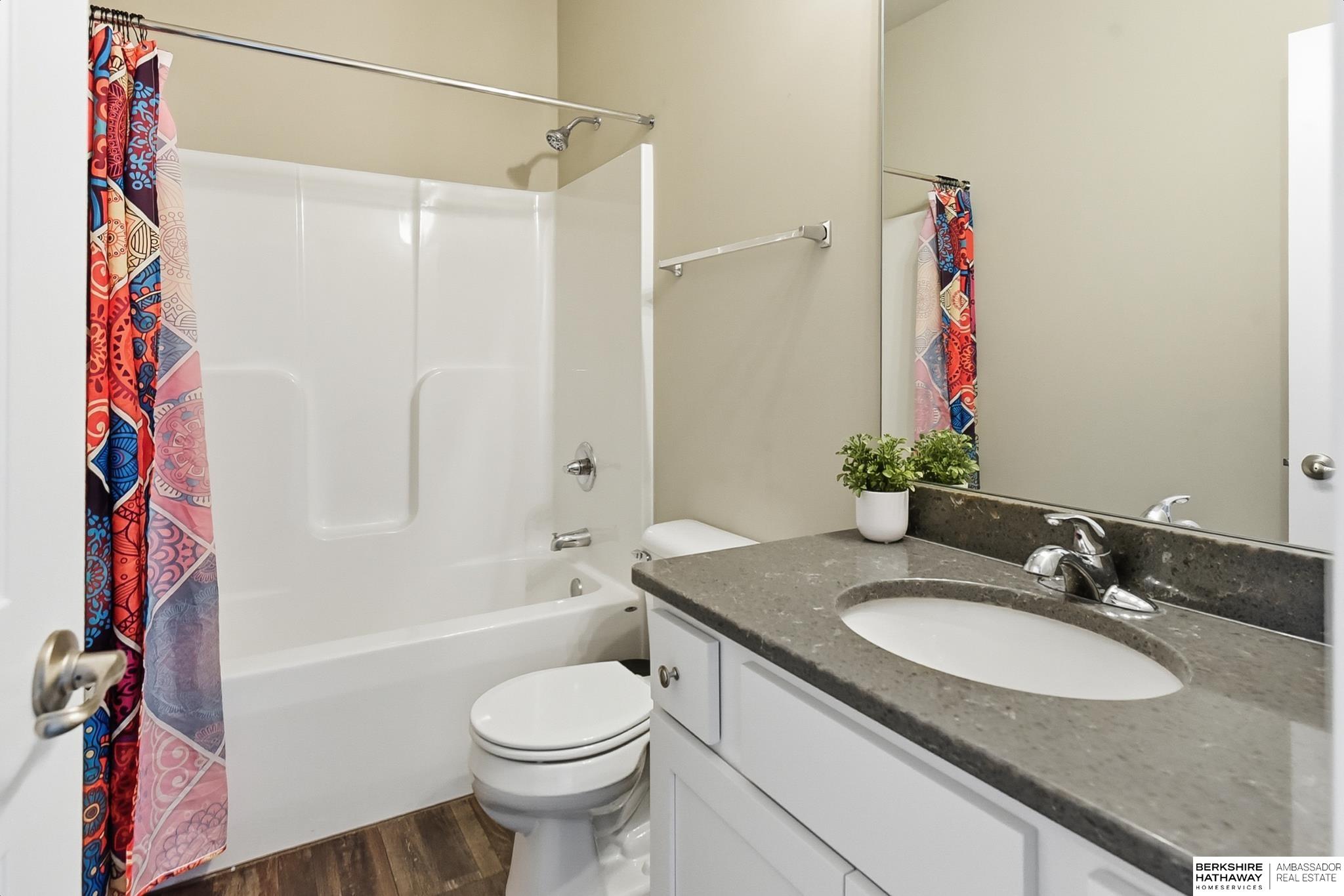 Omaha, Nebraska 68136, United States, 4 Bedrooms Bedrooms, ,3 BathroomsBathrooms,Residential,Active,182464