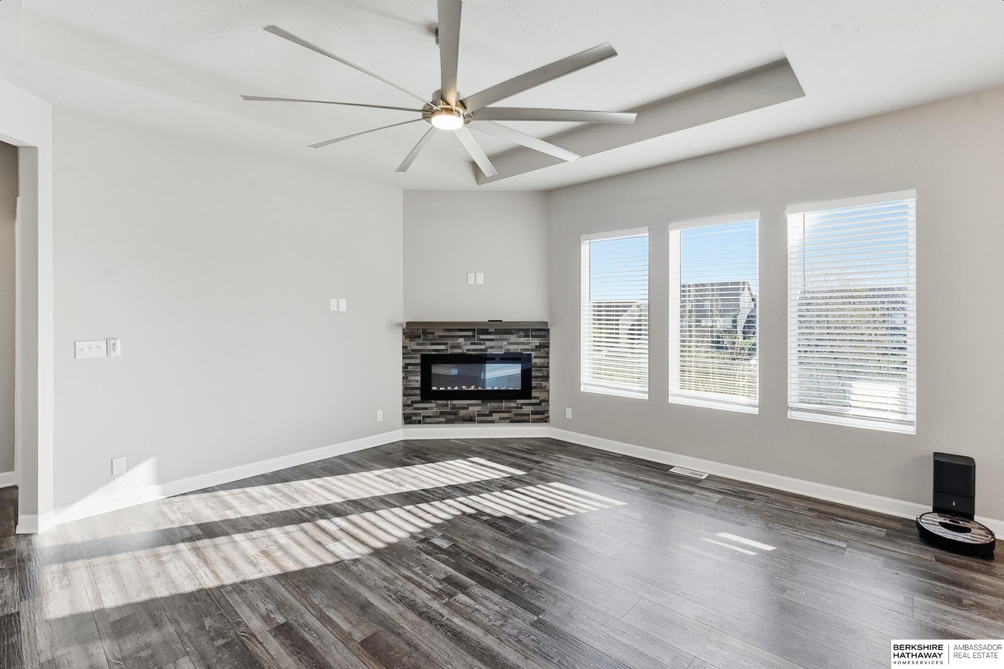 Omaha, Nebraska 68136, United States, 4 Bedrooms Bedrooms, ,3 BathroomsBathrooms,Residential,Active,182464