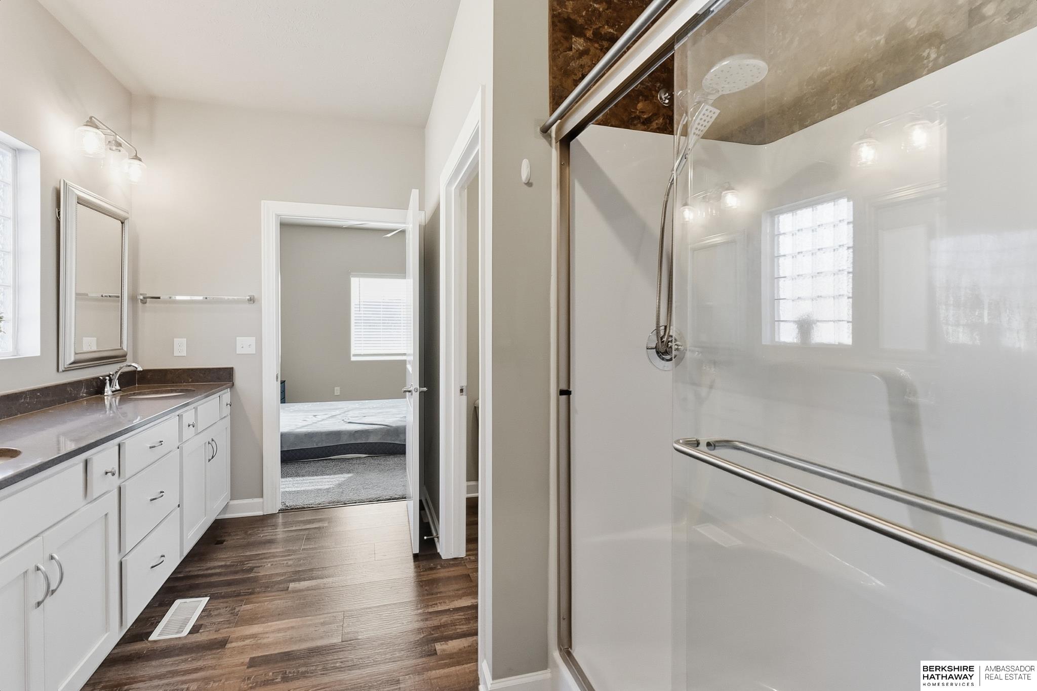 Omaha, Nebraska 68136, United States, 4 Bedrooms Bedrooms, ,3 BathroomsBathrooms,Residential,Active,182464