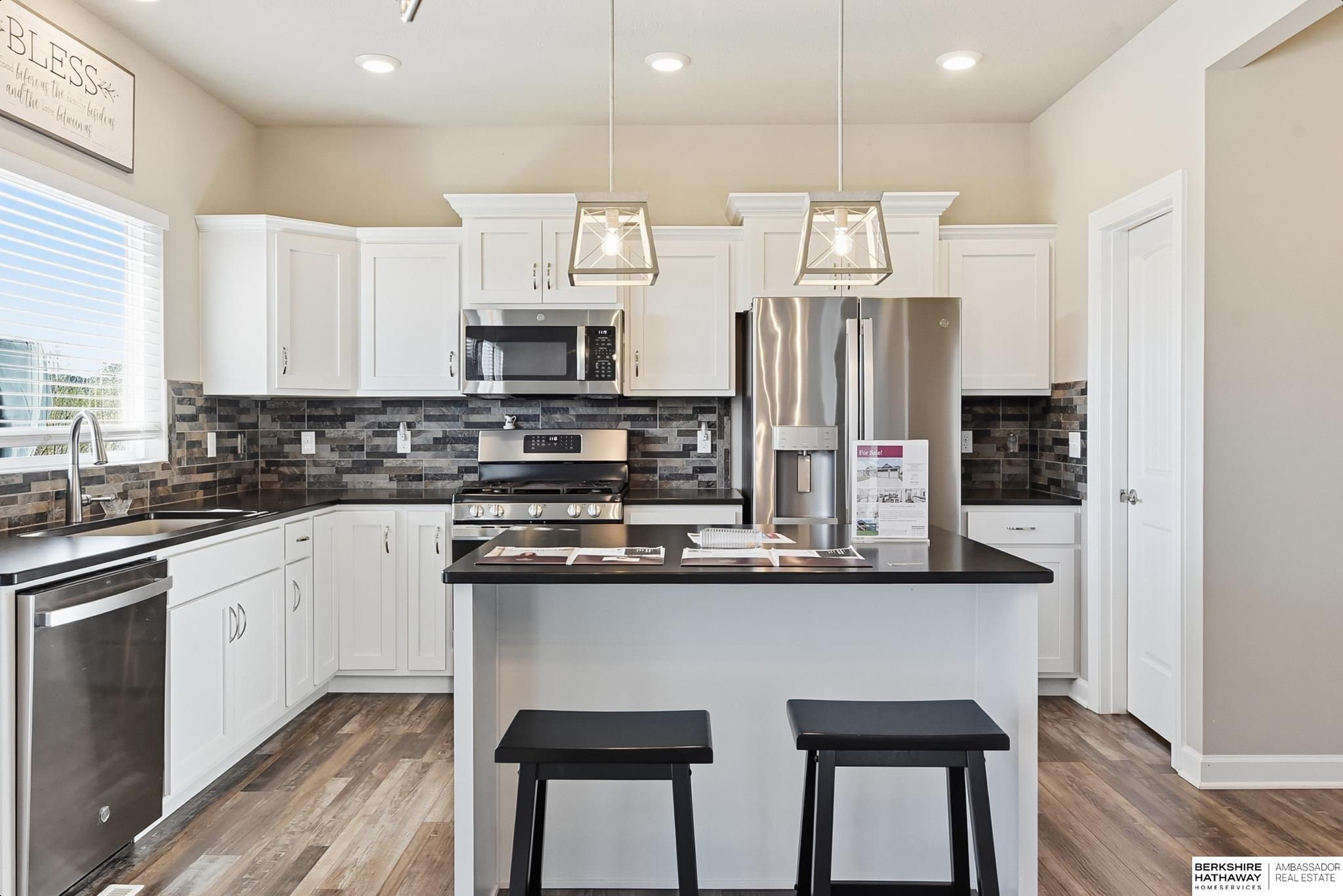 Omaha, Nebraska 68136, United States, 4 Bedrooms Bedrooms, ,3 BathroomsBathrooms,Residential,Active,182464