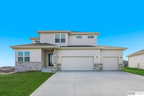 Photo of 10411 Cimarron Street, Papillion, NE 68046 (MLS # 22601004)