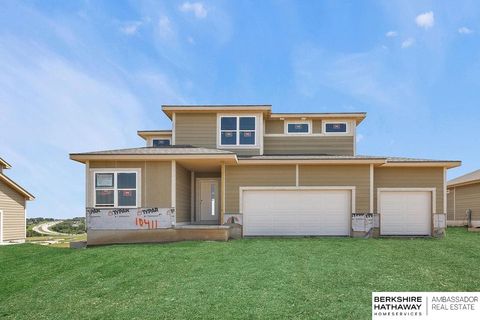 Photo of 10411 Cimarron Street, Papillion, NE 68046 (MLS # 22601004)