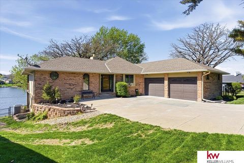 Photo of 9218 Bellvue Circle, Plattsmouth, NE 68048 (MLS # 22610471)
