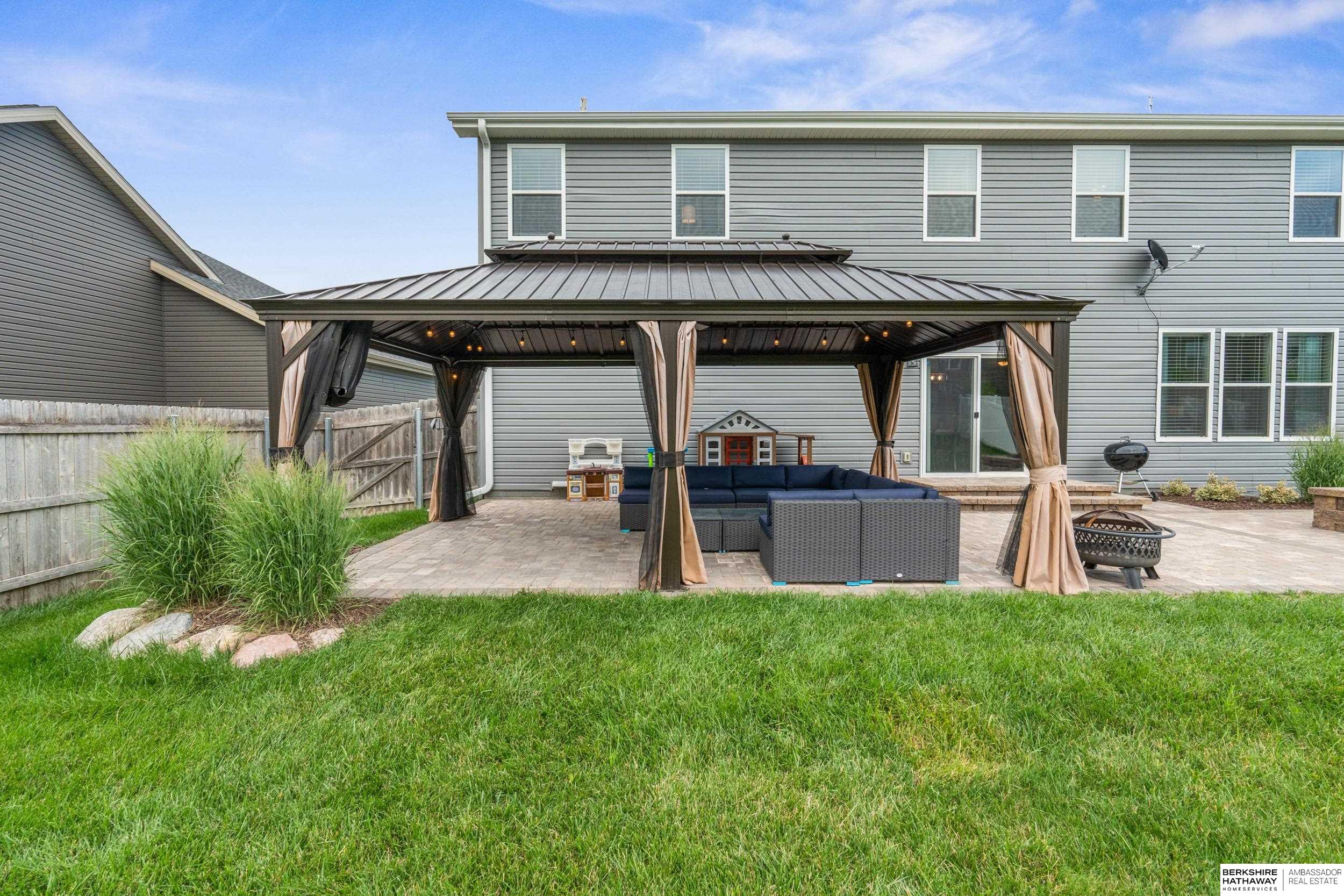 Bennington, Nebraska 68007, United States, 4 Bedrooms Bedrooms, ,3 BathroomsBathrooms,Residential,Active,167768