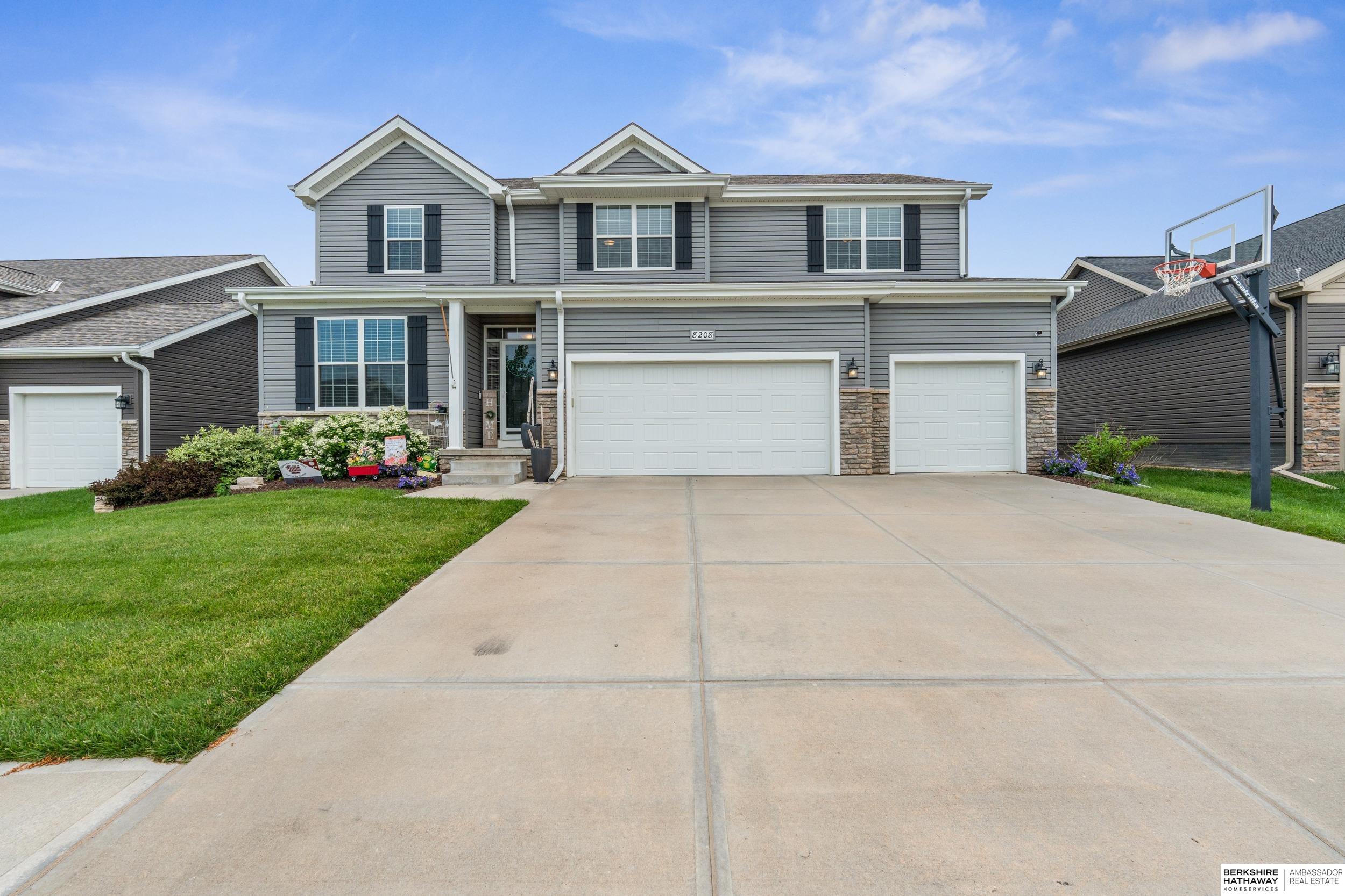 Bennington, Nebraska 68007, United States, 4 Bedrooms Bedrooms, ,3 BathroomsBathrooms,Residential,Active,167768