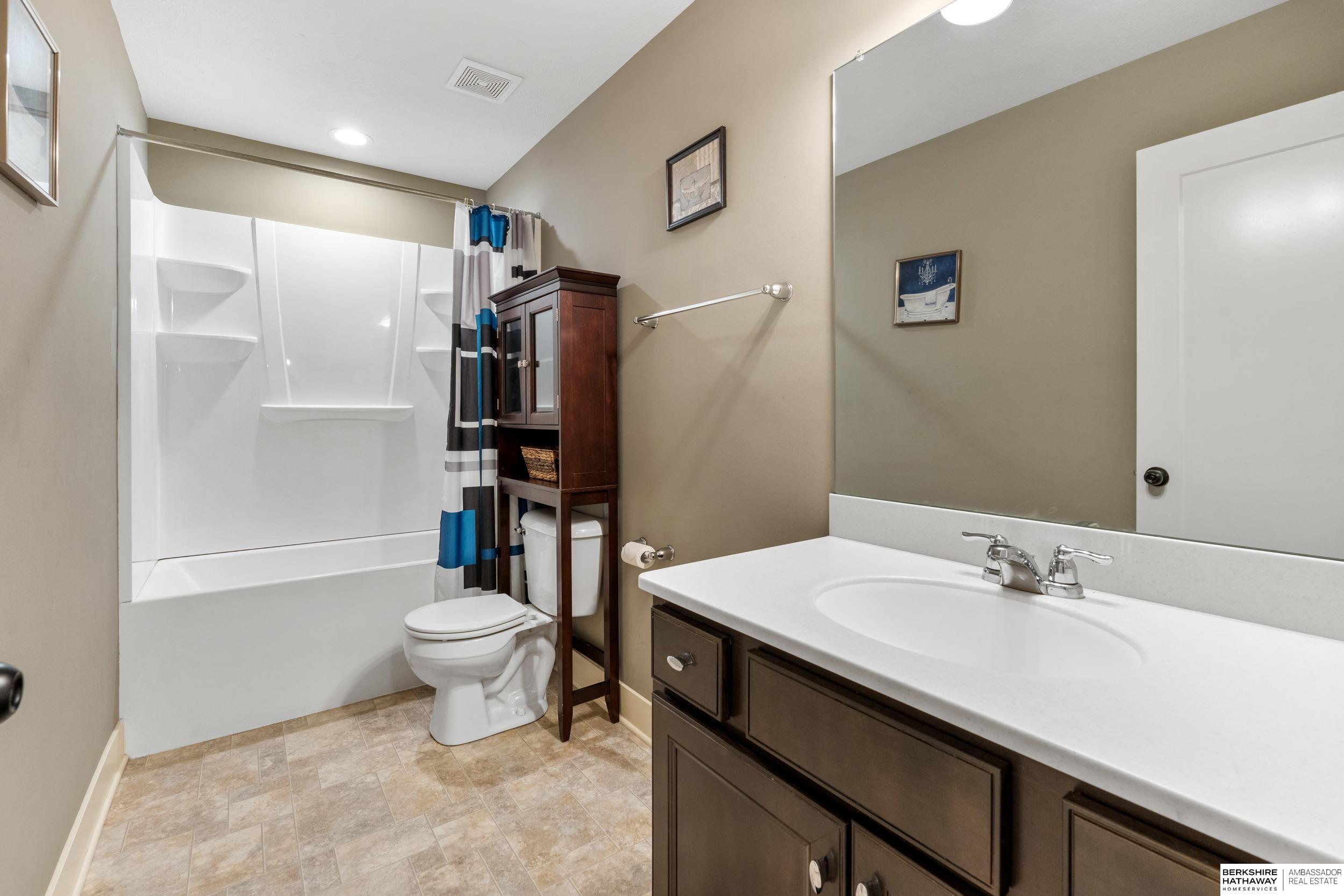 Bennington, Nebraska 68007, United States, 4 Bedrooms Bedrooms, ,3 BathroomsBathrooms,Residential,Active,167768