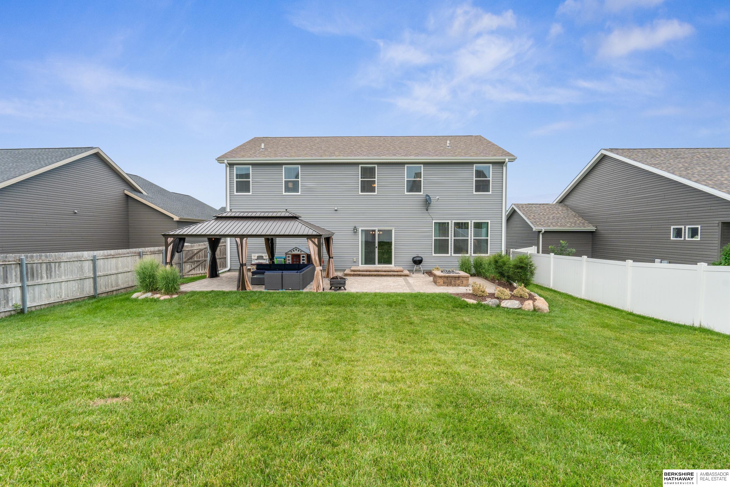 Bennington, Nebraska 68007, United States, 4 Bedrooms Bedrooms, ,3 BathroomsBathrooms,Residential,Active,167768