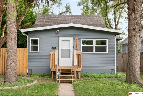 Photo of 2619 Fort Street, Omaha, NE 68111 (MLS # 22534424)