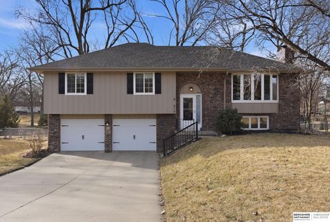 Photo of 914 S 216th Street, Omaha, NE 68022 (MLS # 22604375)