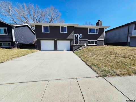 Photo of 2600 Northwest 52nd Street, Lincoln, NE 68524 (MLS # 22607823)