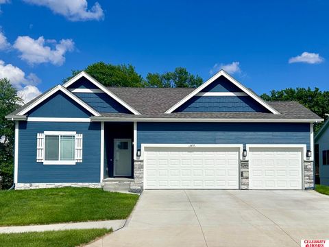 Photo of 11216 Grebe Street, Omaha, NE 68142 (MLS # 22529866)