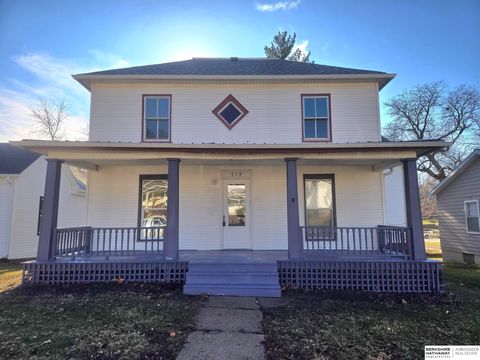 Photo of 719 AVENUE C Avenue, Plattsmouth, NE 68048 (MLS # 22535421)